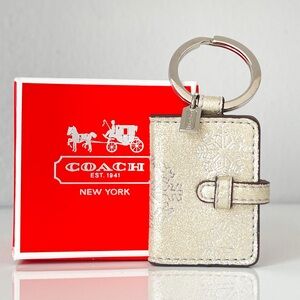 NWOT Vintage Coach Snowflake Photo Book Keychain
